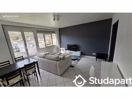 chambre 1 pièce 9 m²