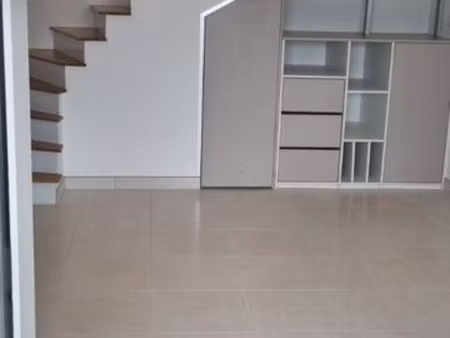 particulier loue un t3 dublex meublé quartier marengo