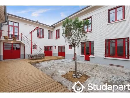 chambre 1 pièce 14 m²