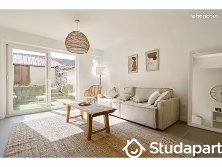 chambre 1 pièce 11 m²