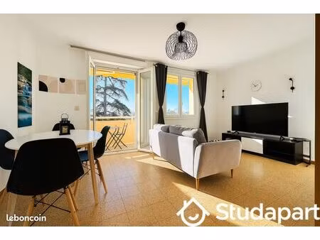 chambre 1 pièce 11 m²