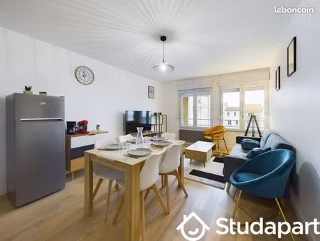 chambre 1 pièce 9 m²