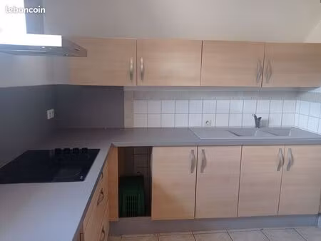 loue appartement 2 pièces 22m2