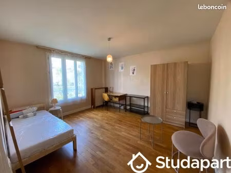 chambre 1 pièce 9 m²