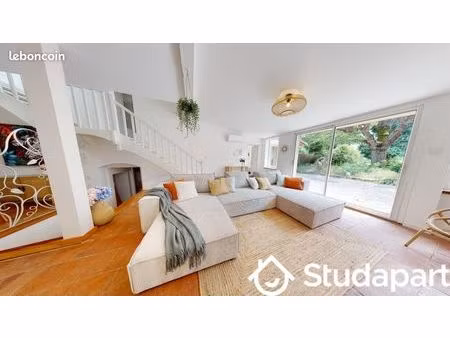 chambre 1 pièce 13 m²