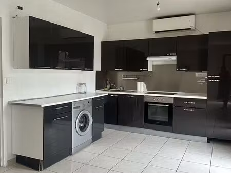 vedene proche centre rdc maison 2 ch petit jardin  grande terrasse