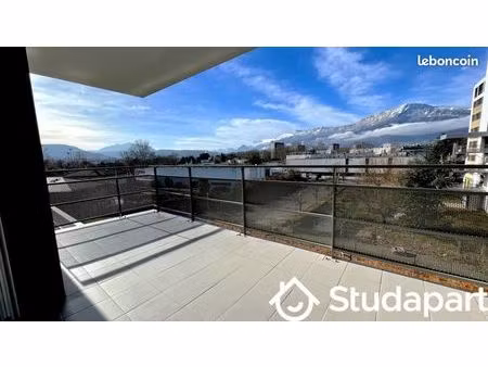 chambre 1 pièce 12 m²