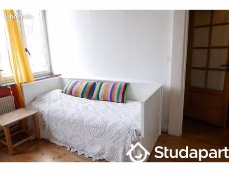 chambre 1 pièce 14 m²