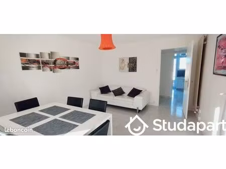 chambre 1 pièce 11 m²