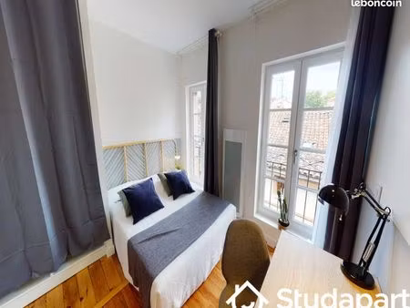 chambre 1 pièce 14 m²