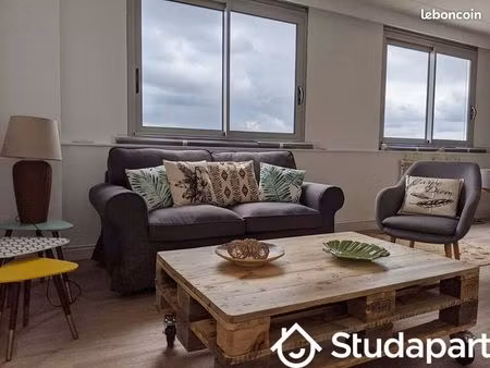 chambre 1 pièce 13 m²