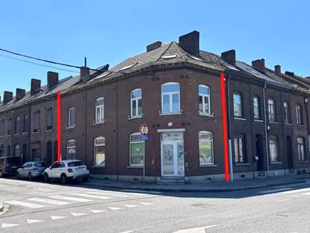 maison de 3 chambres et 2 sdd située à marchienne-au-pont.