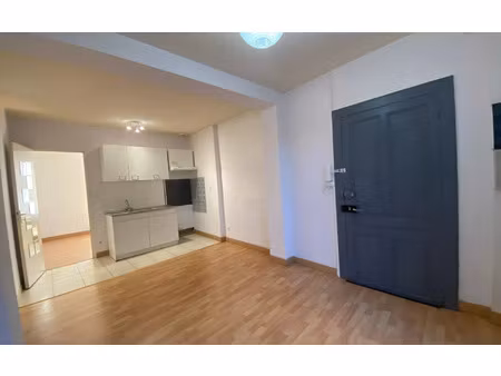 location appartement  m² t-2 à castres  350 €