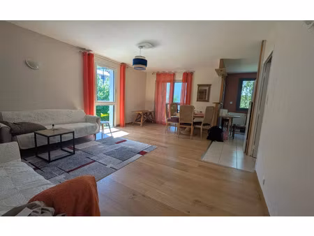 location appartement  m² t-4 à rodez  890 €
