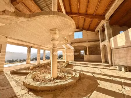 maison de luxe à vendre dans le quartier centre ville-stalingrad