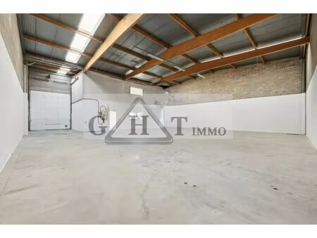 location local commercial