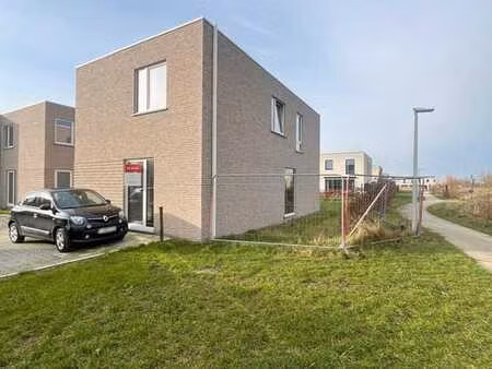 maison avec carport