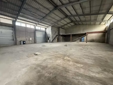 location local commercial