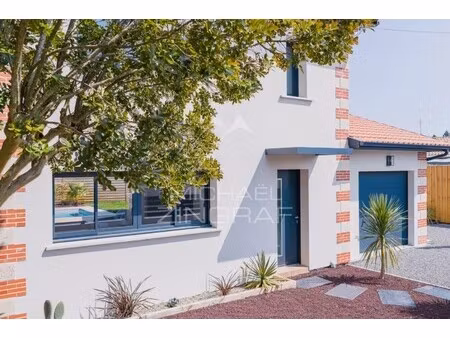 maison de luxe à vendre dans le quartier aiguillon-port