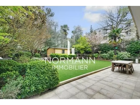 appartement de luxe à vendre dans le quartier saint james-général koenig