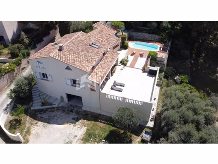 villa de 175 m² avec piscine sur une parcelle de 1586 m² à château-gombert