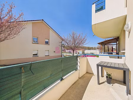 a vendre : appartement 2 pièces avec balcon et parking à creutzwald