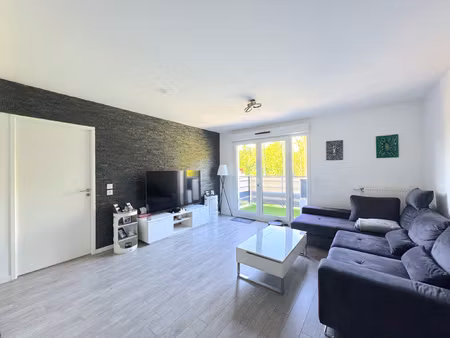 appartement 2 pieces 42 15m2 avec balcon et parking