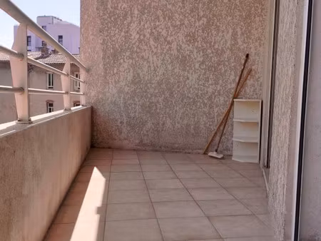 ravissant type 2 de 41 52 m2 avec balcon et parking