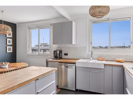 appartement 5e étage - 91 m² - rénové par architecte avec vues dégagées