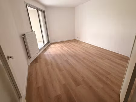 type 2 rez de jardin avec parking