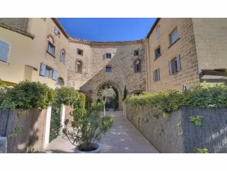 appartement 3 pièces à louer avec jardin  piscine et cave à uzès