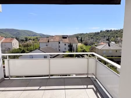 a louer type 3 residence savignac avec parking et cave