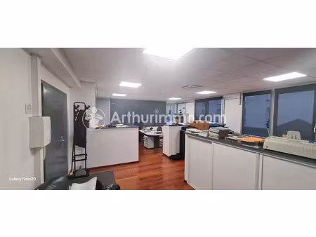 location bureau 47 m2 à lissieu