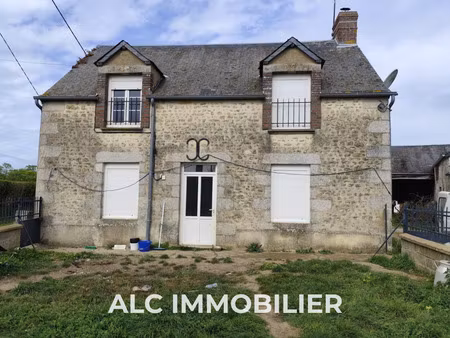 maison de 82 m2 avec dépendances et terrain