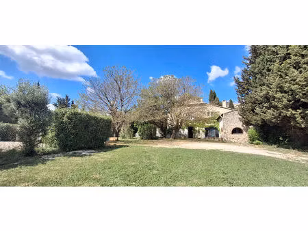 exclusivité - ancien mas en 'l' à vendre sur les hauteurs de la garde adhémar  piscine