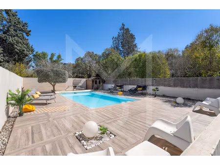 comme une maison... grand duplex avec votre propre piscine p