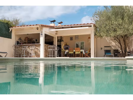 villa de standing - 322m2 - 6 chambres - piscine