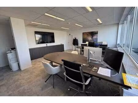 espace de bureaux prêt à emménager avec parking à aartselaar