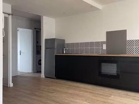 location appartement 2 pièces à angers (49000) : à louer 2 pièces / 46m² angers