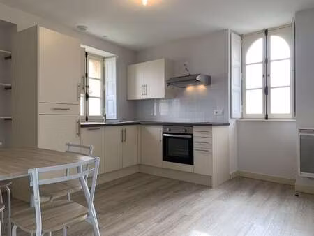 location appartement t1 meublé à sablé-sur-sarthe centre (72300) : à louer t1 meublé / 27m