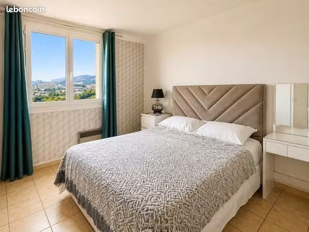 t3 lumineux de 50 m² avec loggia  cave et vue dégagée