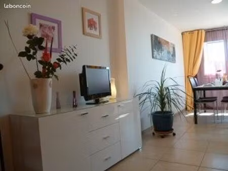 appartement 44m² meublé idéal étudiant(e)  cadre familial proche lycée perrimond st cassie