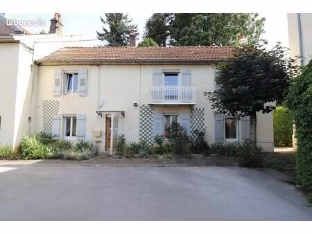 ◊ 100 m² – 3 chambres – garage – cœur de vesoul