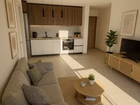 t2 lumineux centre-ville istres avec terrasse