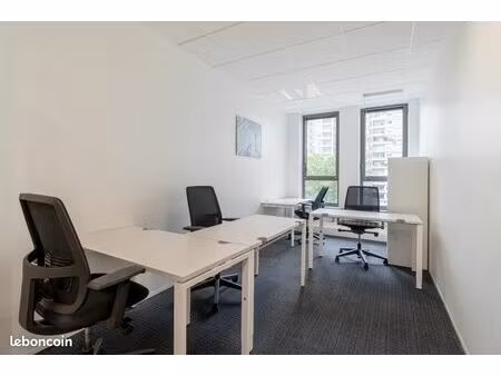 bureau privé à louer pour 5 personnes à villeurbanne  tête d'or