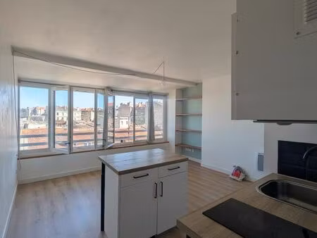 studio rénové et lumineux