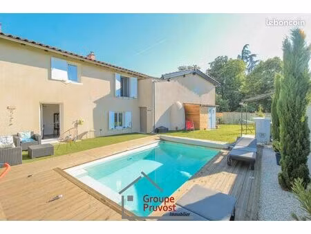 maison 10 pièces 200 m²