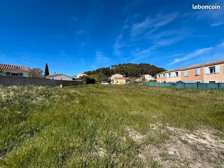 terrain 635 m² saint-chamas