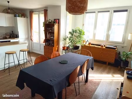 appartement . 3 pièces. 69m2