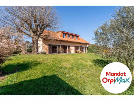 maison de luxe à vendre à lentilly